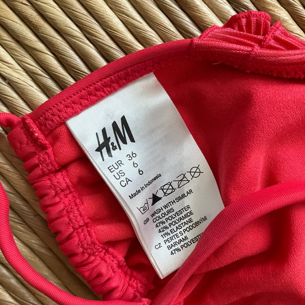 H&M Ruffle Bikini Top - Picture 4 of 4